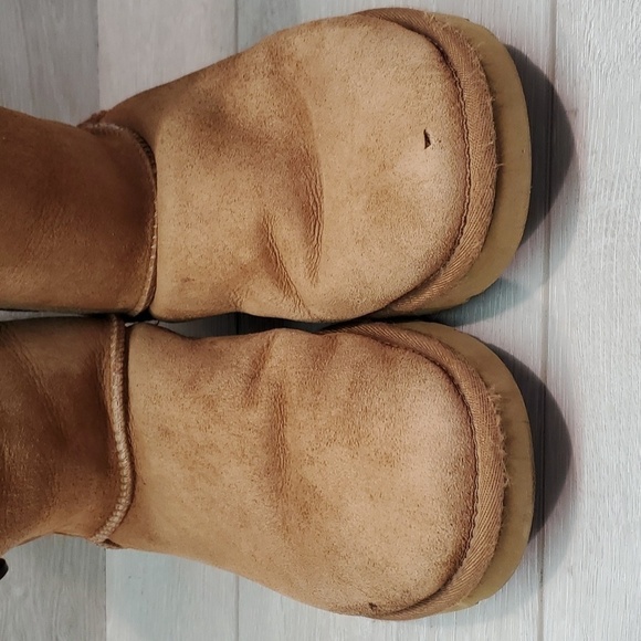 Ugg Australia Women 5803 Ankle Chestnut Sheepskin II Button Boots shoes sz 8 - Picture 5 of 16